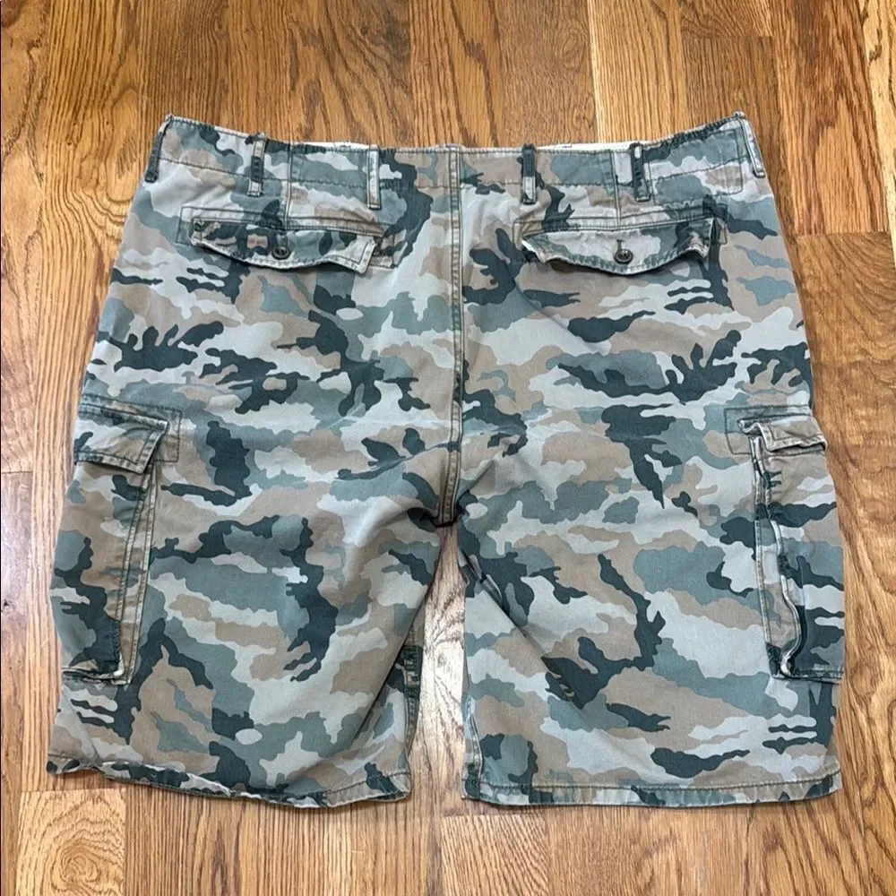 Levi’s Camo Cargo Shorts Men’s 40 Green Brown Camouflage Cotton Casual
